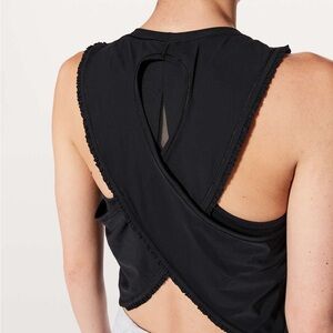 NWOT Lululemon fast as light frilled